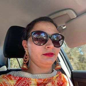 Meet your Posher, Savita